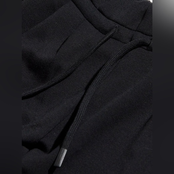 NWT Varley Claude High-Rise Shorts in black - Picture 4 of 11